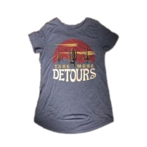 Zoe + Liv super soft t-shirt size Small